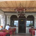 Aristo Hostel *